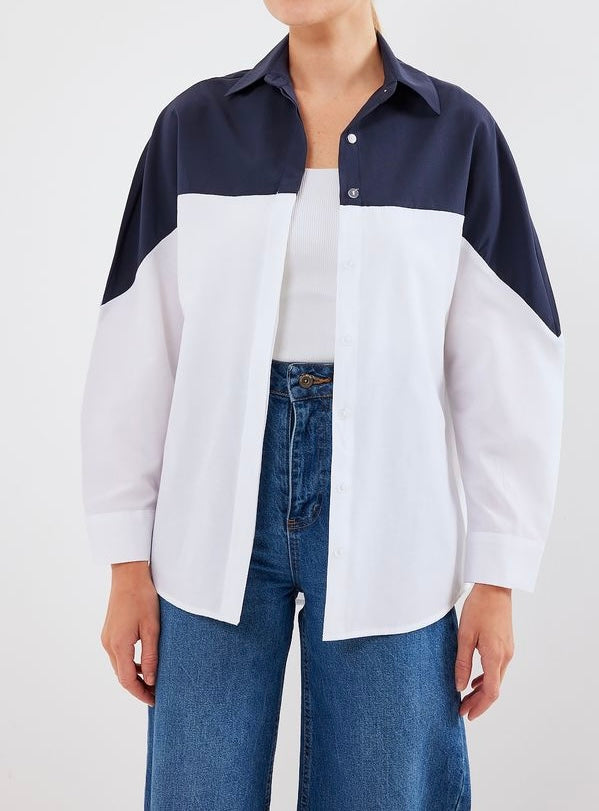 Chemise femme fluide à coupe moderne
